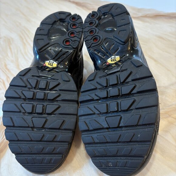 Women's Nike Air Max Plus TN Tuned Triple Black DM2362-002 sz 6.5 - Picture 7 of 8